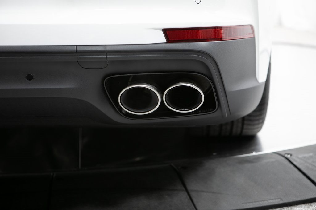 Thumbnail: 2025 Porsche Panamera - 36