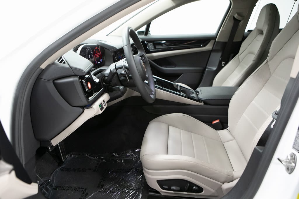 Thumbnail: 2025 Porsche Panamera - 11