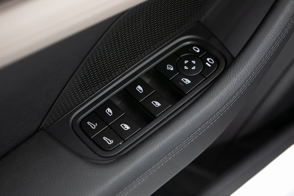 Thumbnail: 2025 Porsche Panamera - 24