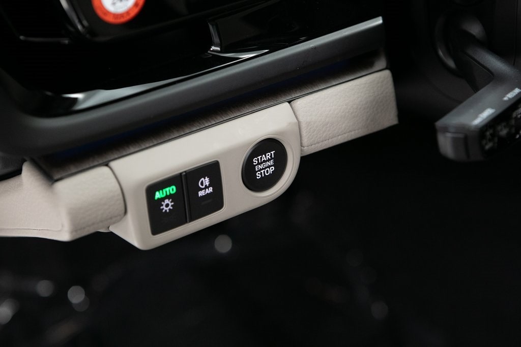 Thumbnail: 2025 Porsche Panamera - 26