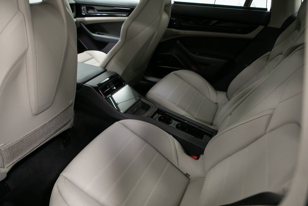 Thumbnail: 2025 Porsche Panamera - 12