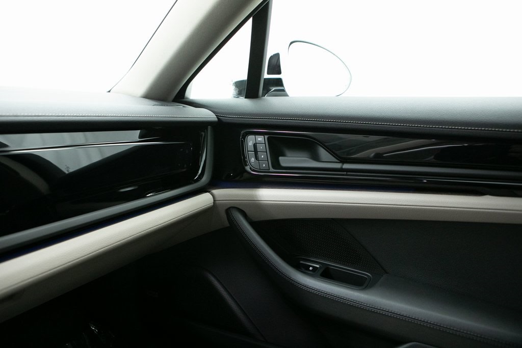 Thumbnail: 2025 Porsche Panamera - 29