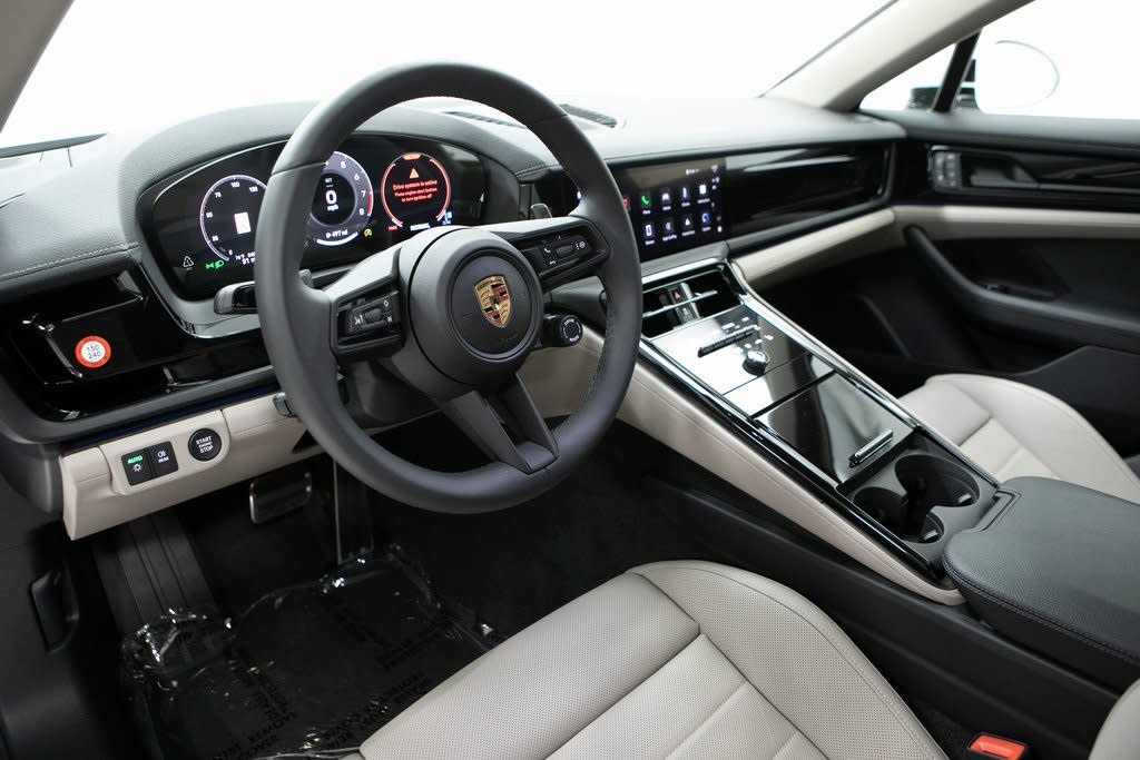 Thumbnail: 2025 Porsche Panamera - 2