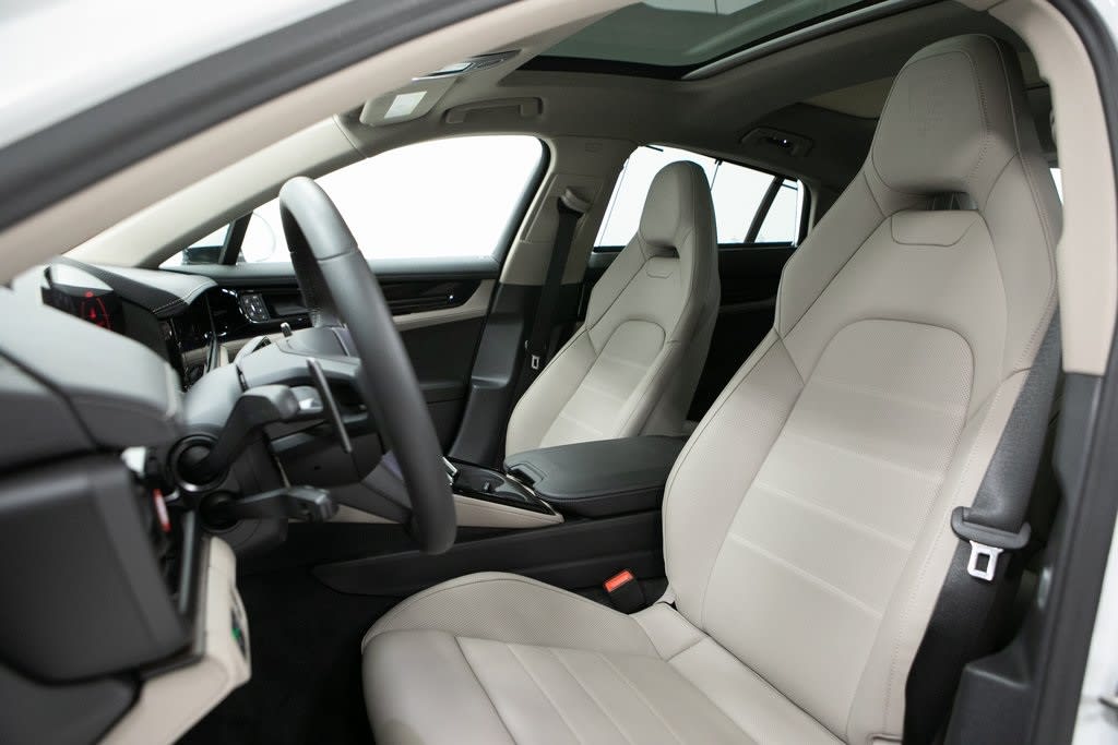 Thumbnail: 2025 Porsche Panamera - 10