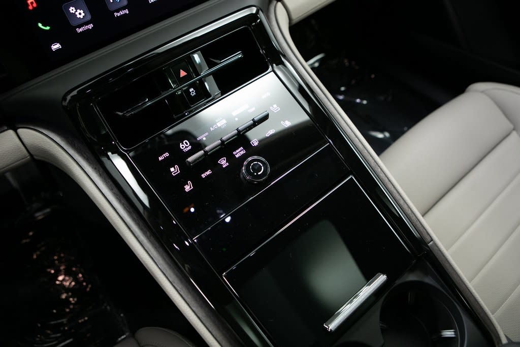 Thumbnail: 2025 Porsche Panamera - 15