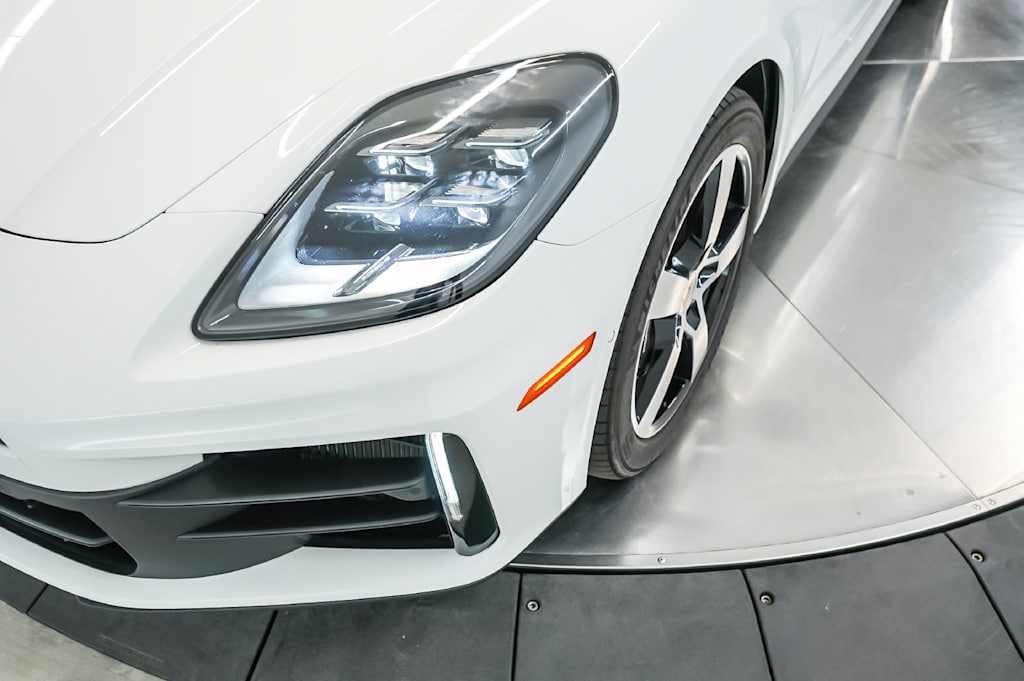 Thumbnail: 2025 Porsche Panamera - 25