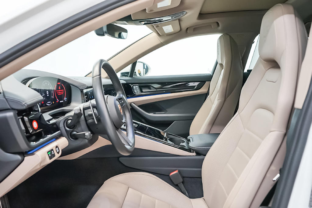 Thumbnail: 2025 Porsche Panamera - 27