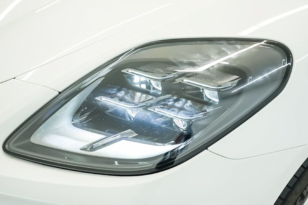 Thumbnail: 2025 Porsche Panamera - 24