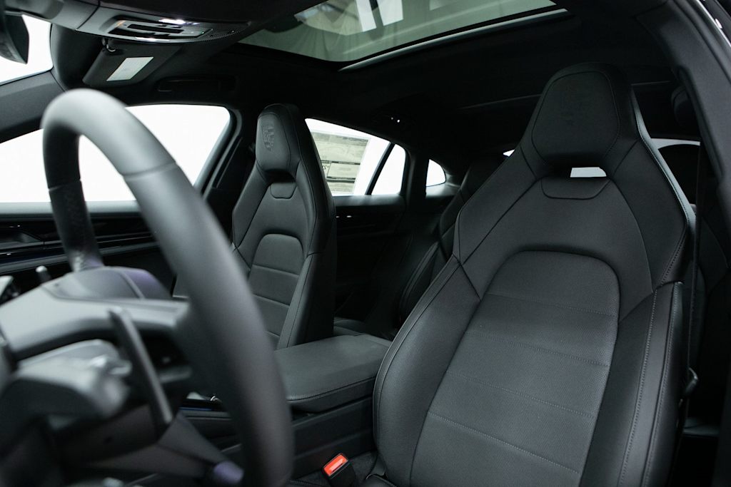 Thumbnail: 2025 Porsche Panamera - 9