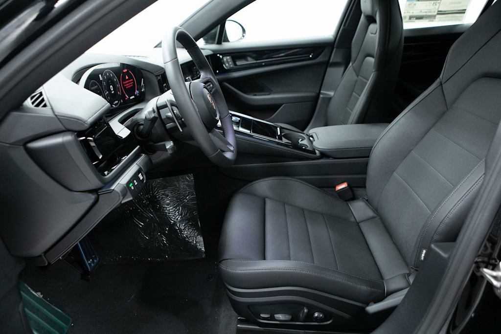 Thumbnail: 2025 Porsche Panamera - 10