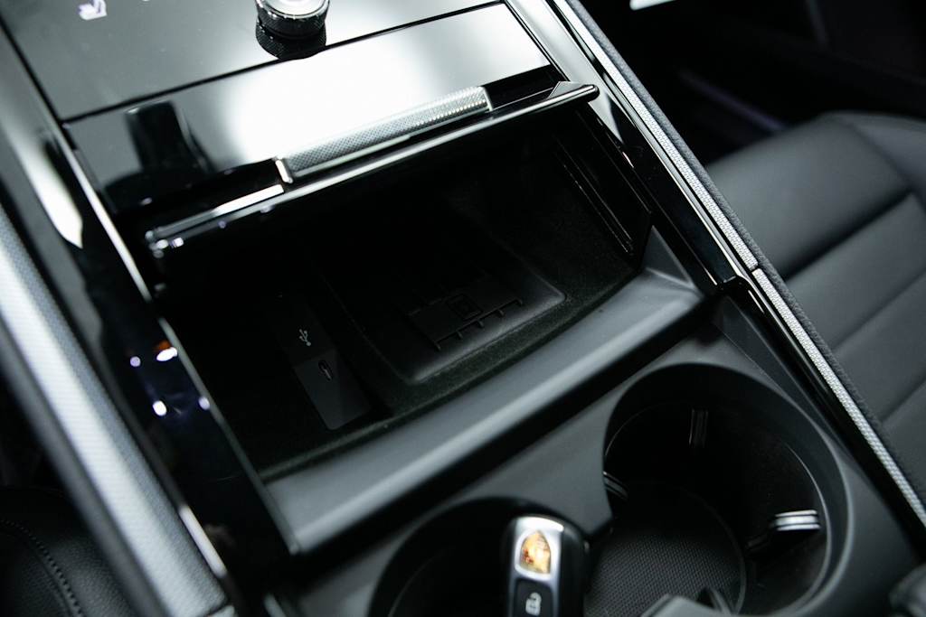 Thumbnail: 2025 Porsche Panamera - 26