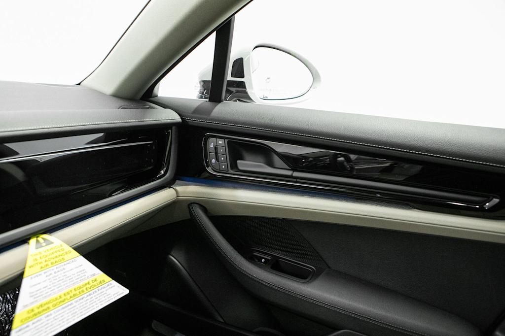 Thumbnail: 2026 Porsche Panamera - 27