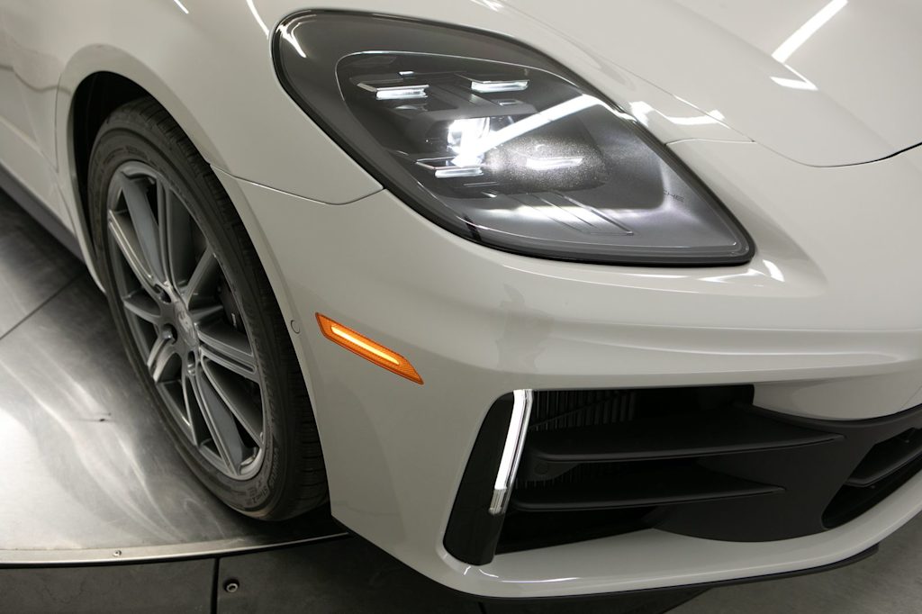 Thumbnail: 2026 Porsche Panamera - 20