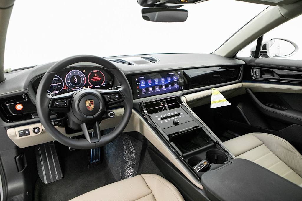 Thumbnail: 2026 Porsche Panamera - 8