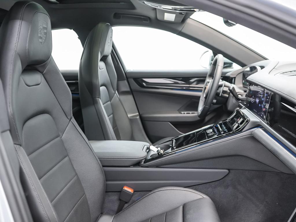 Thumbnail: 2026 Porsche Panamera - 12