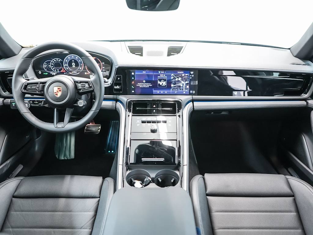 Thumbnail: 2026 Porsche Panamera - 10