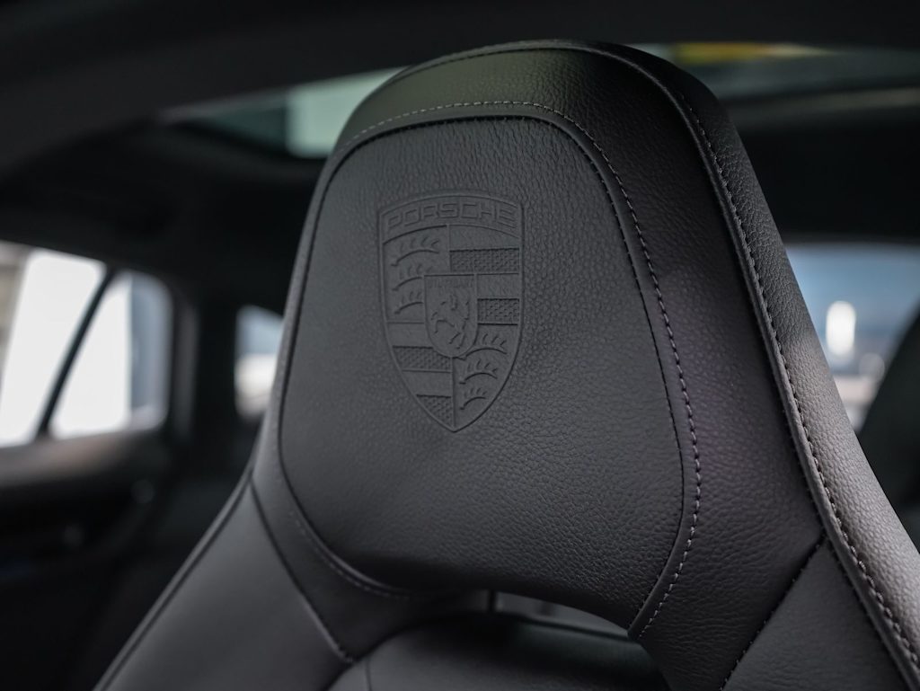 Thumbnail: 2026 Porsche Panamera - 31