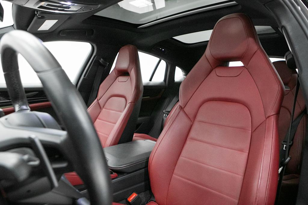 Thumbnail: 2024 Porsche Panamera - 8