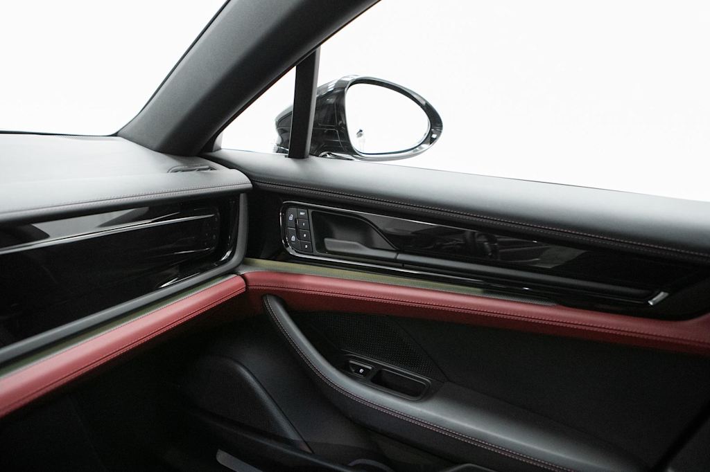 Thumbnail: 2024 Porsche Panamera - 34