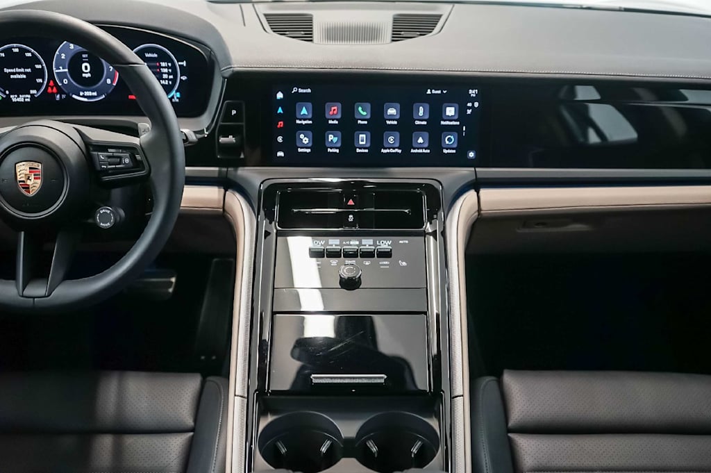 Thumbnail: 2025 Porsche Panamera - 14