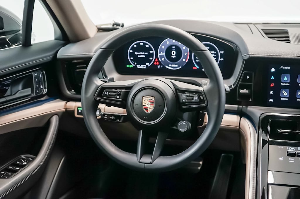 Thumbnail: 2025 Porsche Panamera - 15