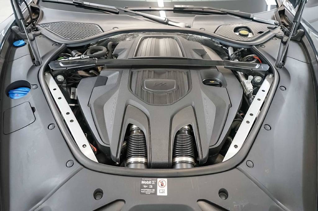 Thumbnail: 2025 Porsche Panamera - 9
