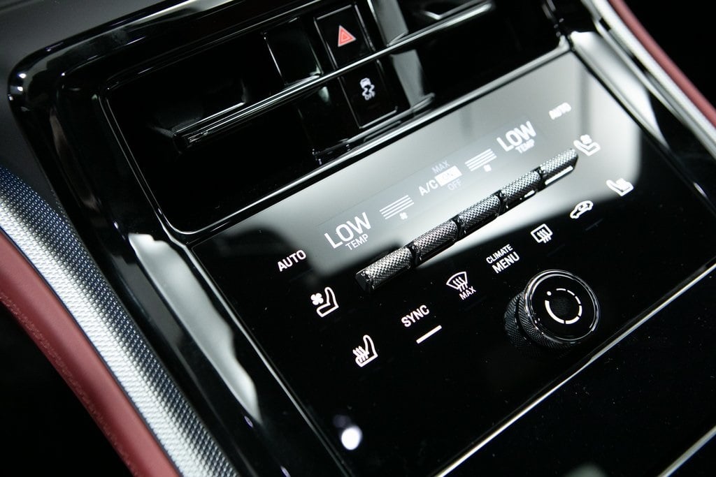 Thumbnail: 2025 Porsche Panamera - 27