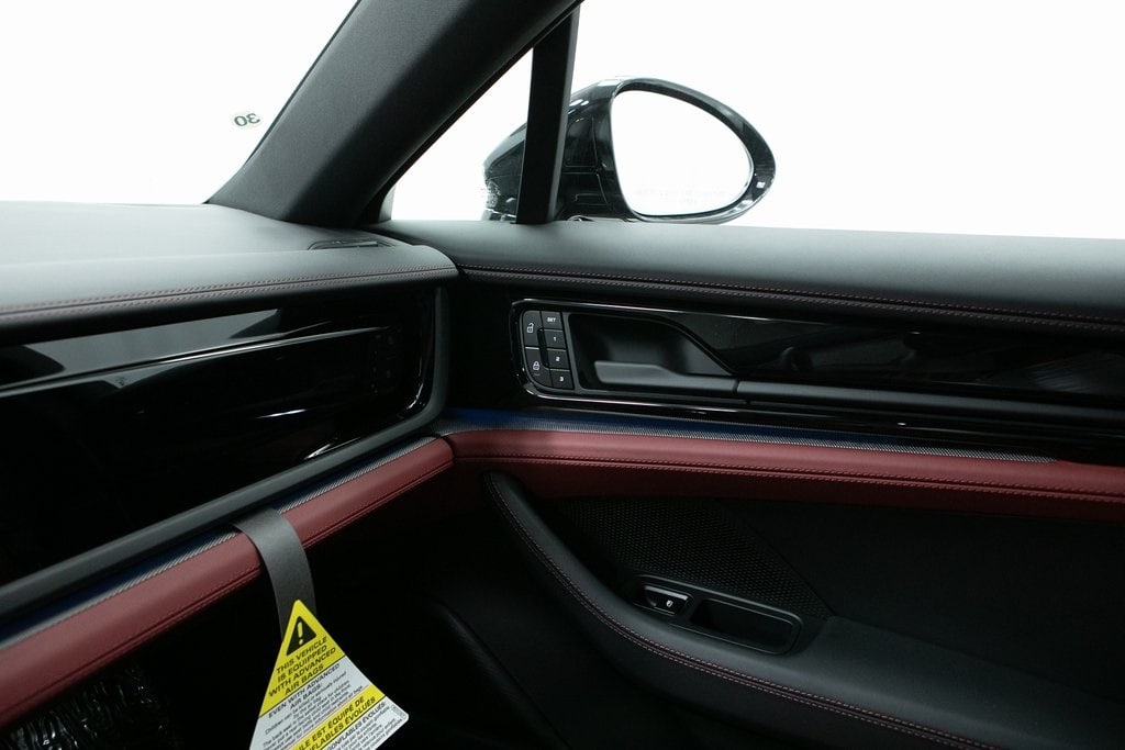 Thumbnail: 2025 Porsche Panamera - 28