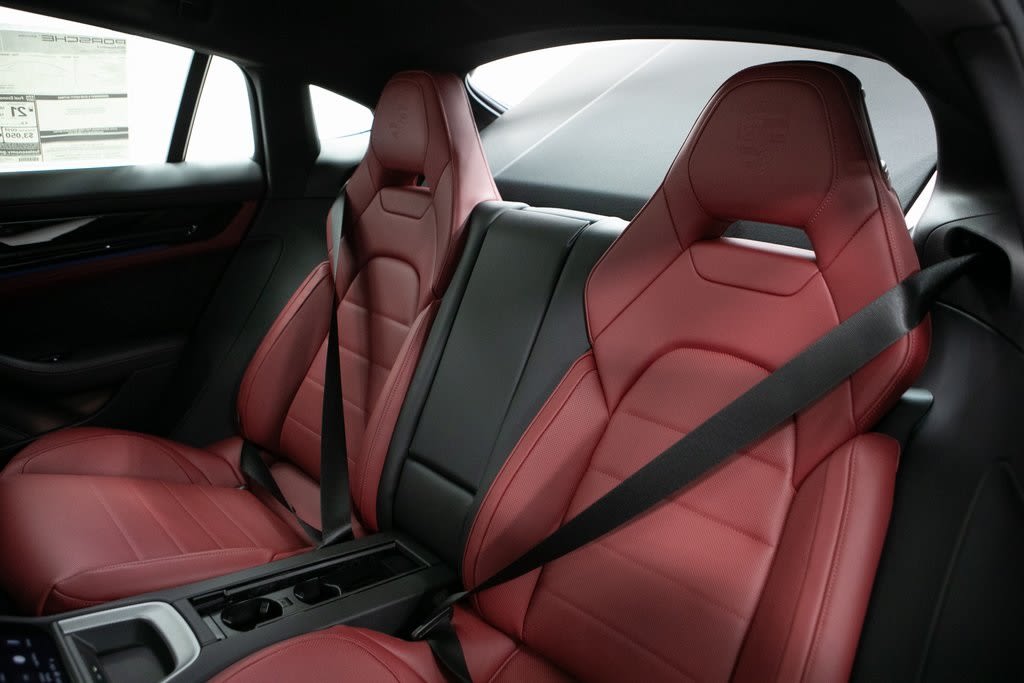 Thumbnail: 2025 Porsche Panamera - 32