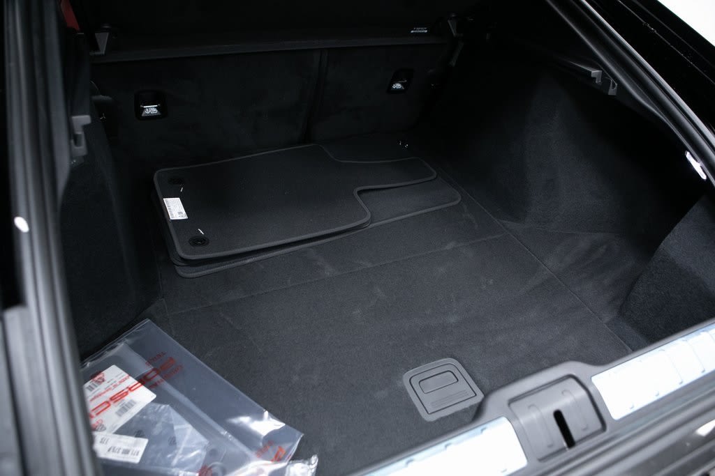 Thumbnail: 2025 Porsche Panamera - 14