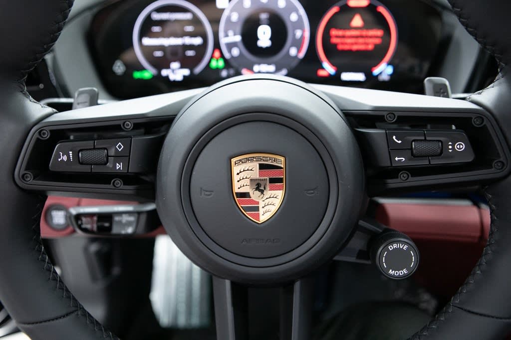 Thumbnail: 2025 Porsche Panamera - 21