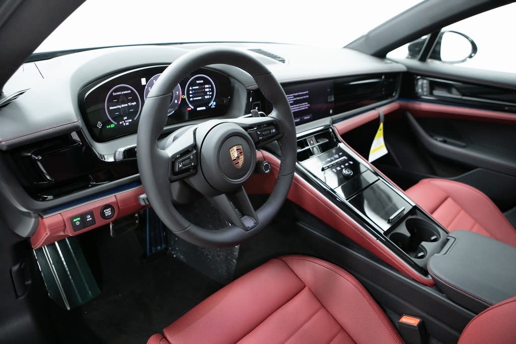 Thumbnail: 2025 Porsche Panamera - 2