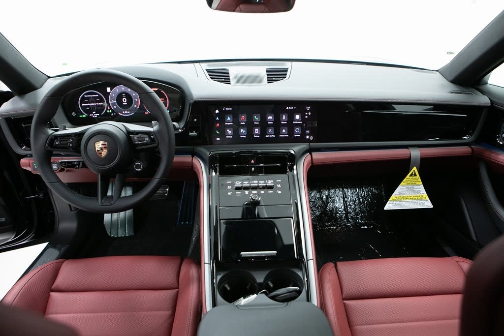 Thumbnail: 2025 Porsche Panamera - 7