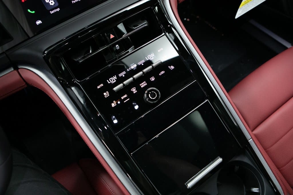 Thumbnail: 2025 Porsche Panamera - 12