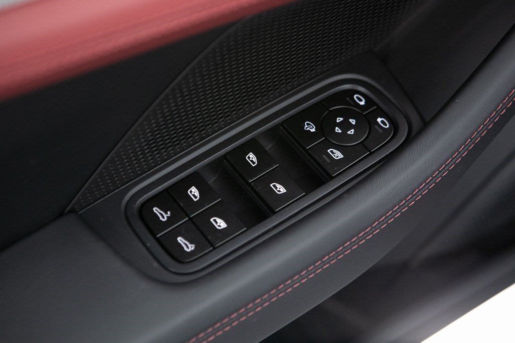 Thumbnail: 2025 Porsche Panamera - 24