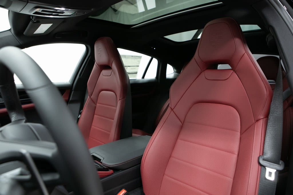 Thumbnail: 2025 Porsche Panamera - 8