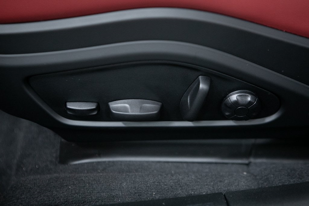 Thumbnail: 2025 Porsche Panamera - 23