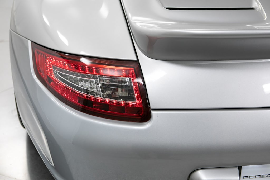 Thumbnail: 2007 Porsche 911 - 17