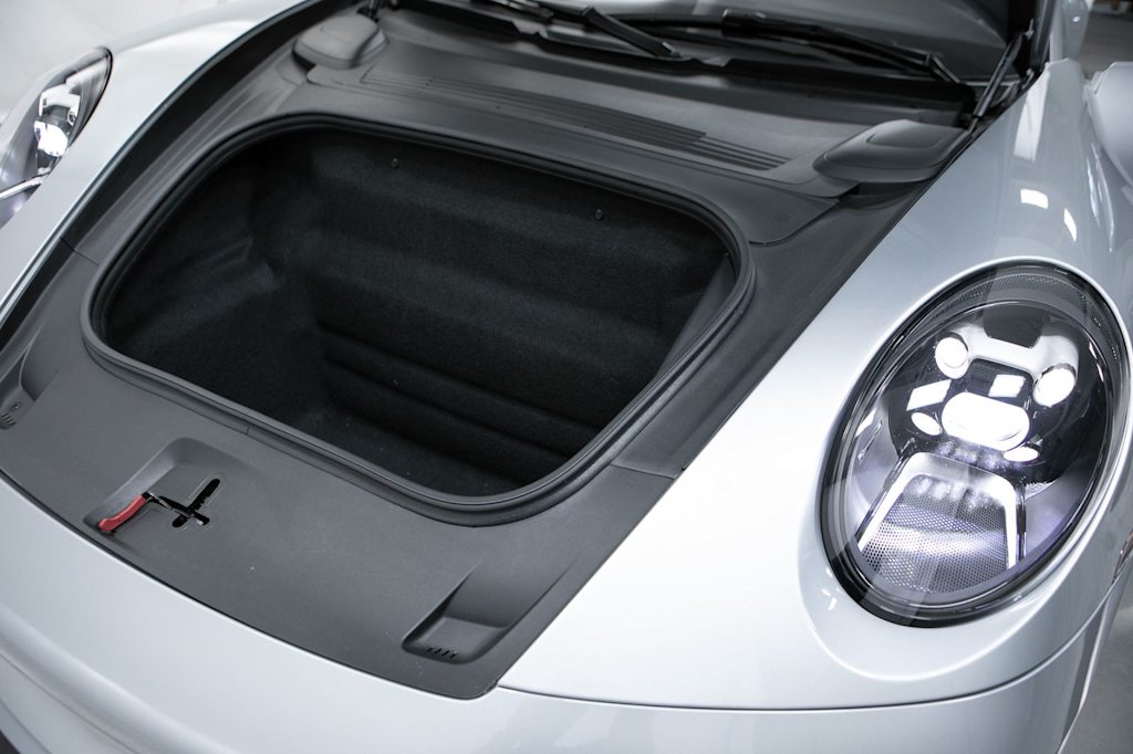 Thumbnail: 2020 Porsche 911 - 32