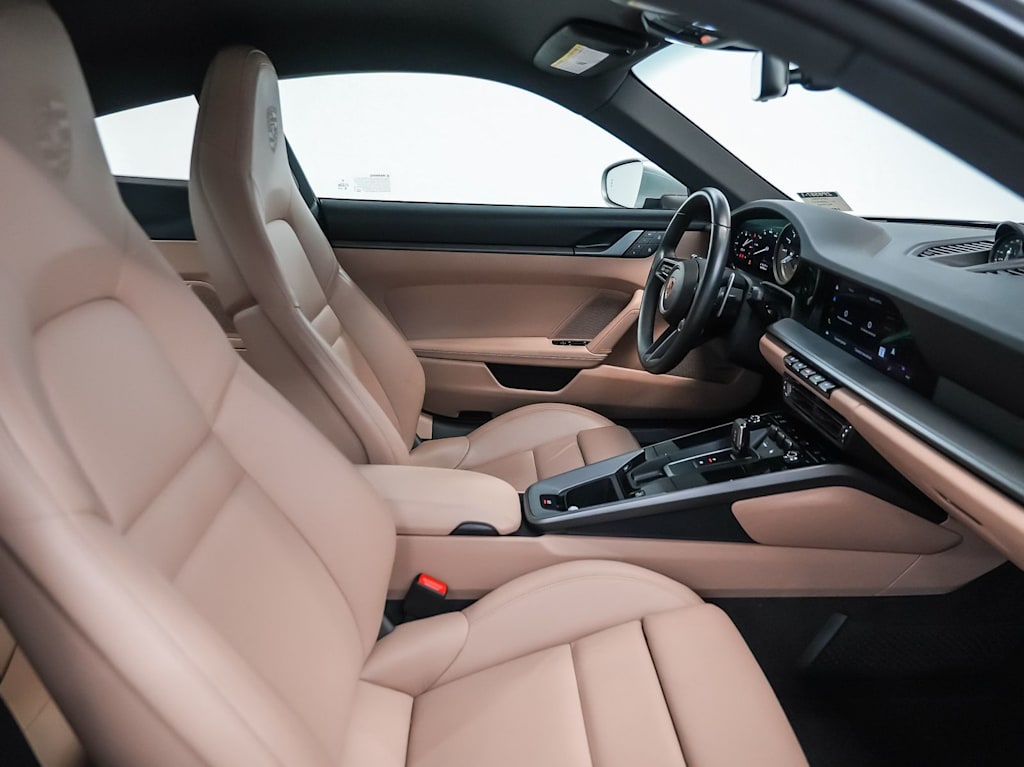 Thumbnail: 2024 Porsche 911 - 10