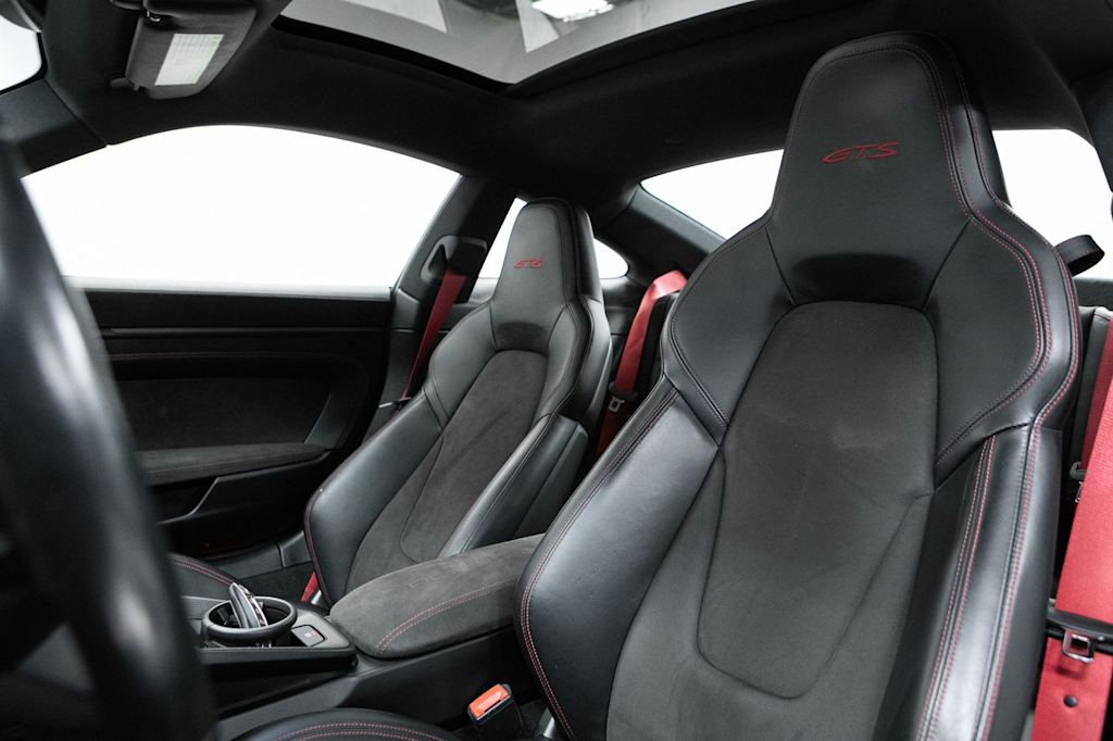 Thumbnail: 2023 Porsche 911 - 6