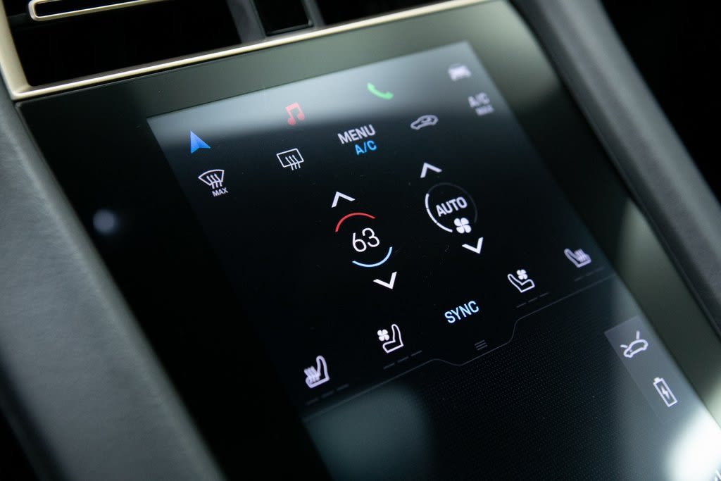 Thumbnail: 2022 Porsche Taycan - 24