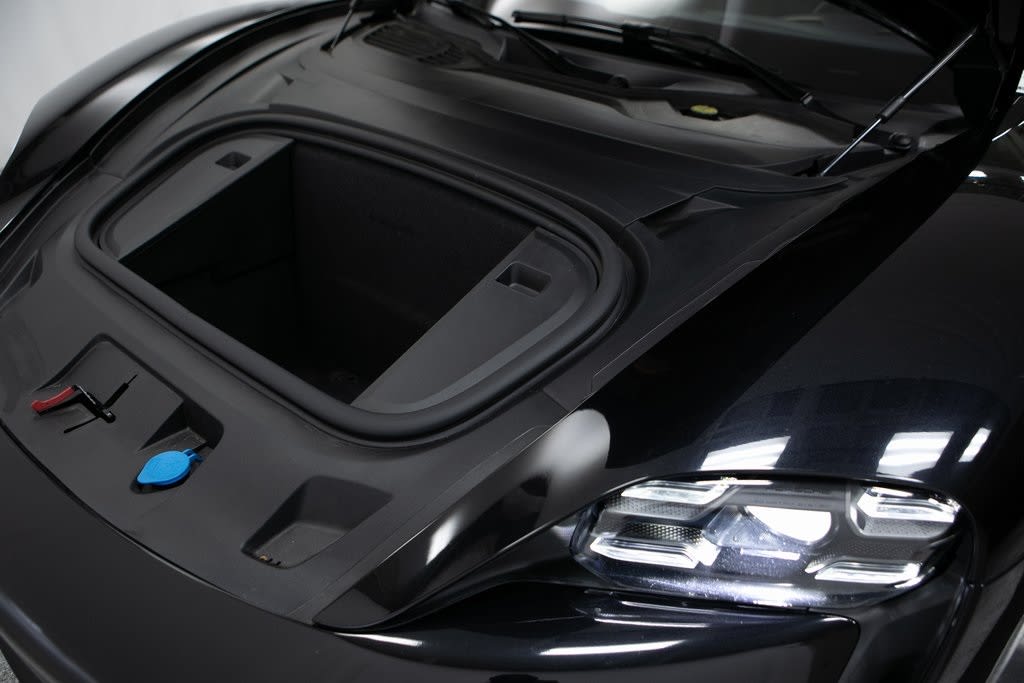 Thumbnail: 2022 Porsche Taycan - 31