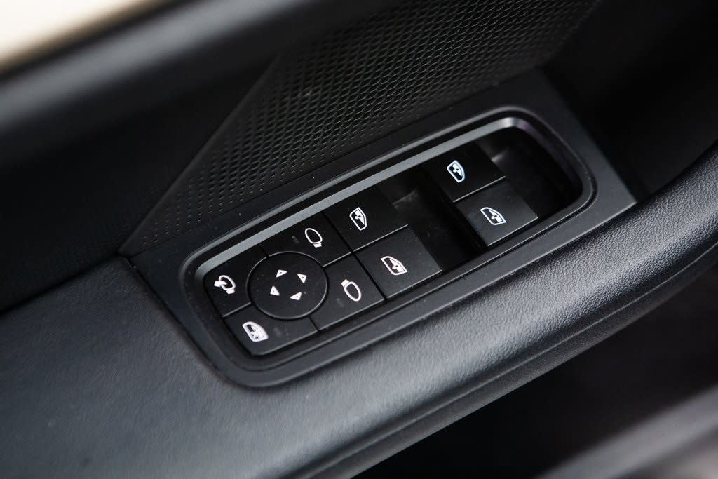 Thumbnail: 2022 Porsche Taycan - 20