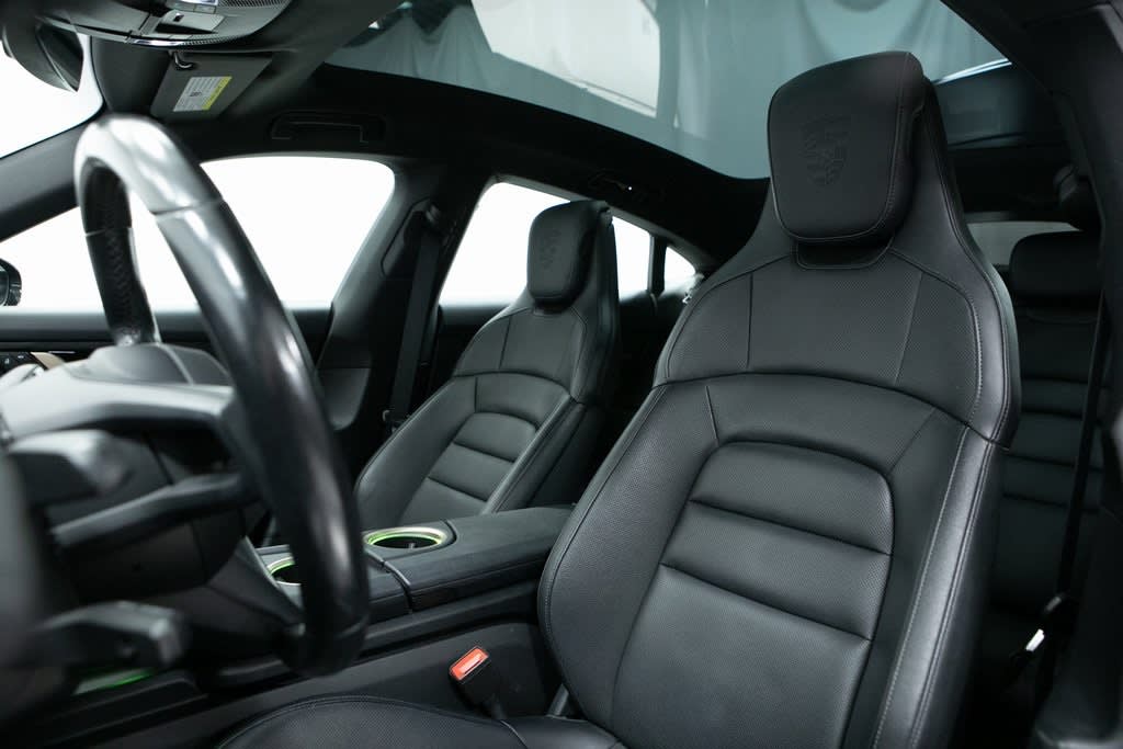 Thumbnail: 2022 Porsche Taycan - 8