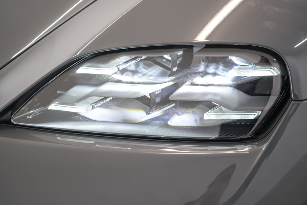 Thumbnail: 2026 Porsche Taycan - 23