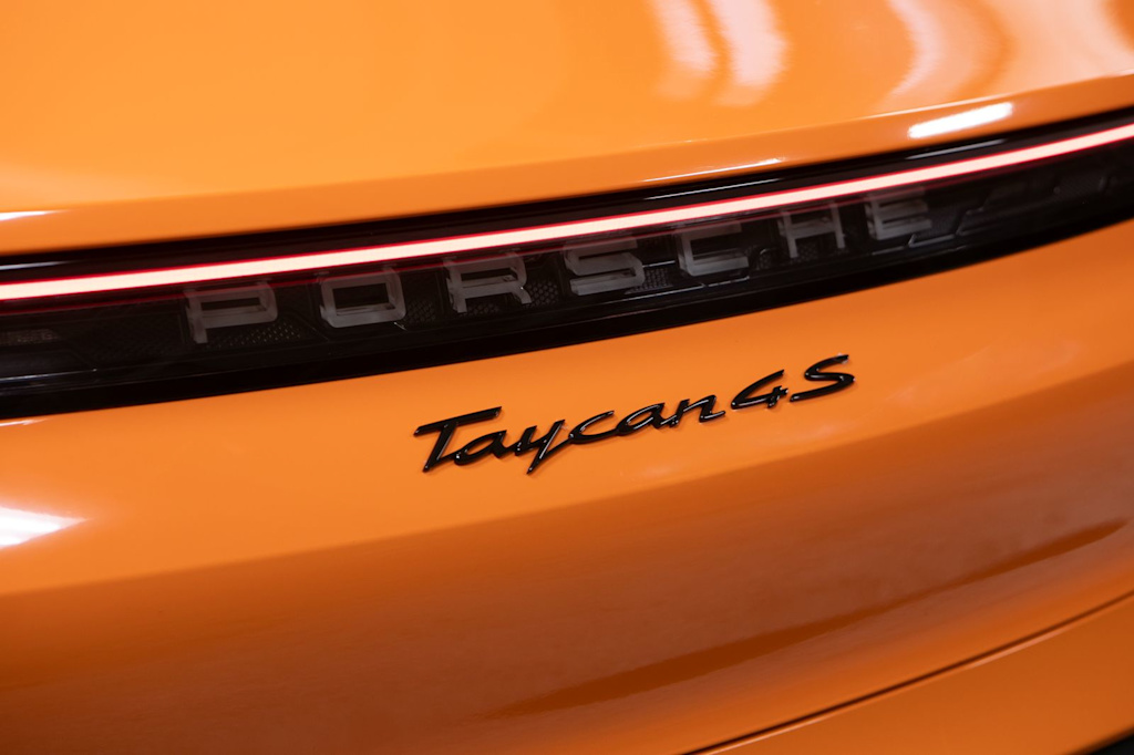 Thumbnail: 2025 Porsche Taycan - 25