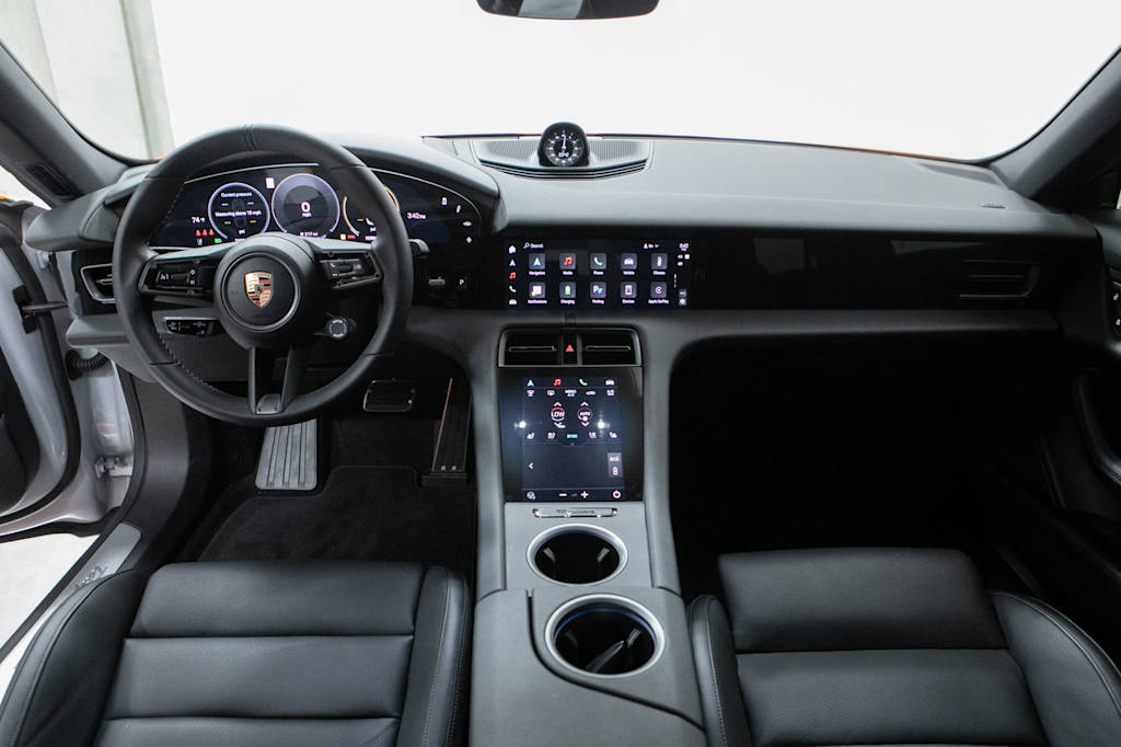 Thumbnail: 2025 Porsche Taycan - 12