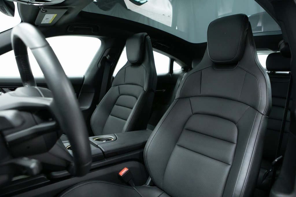 Thumbnail: 2025 Porsche Taycan - 9