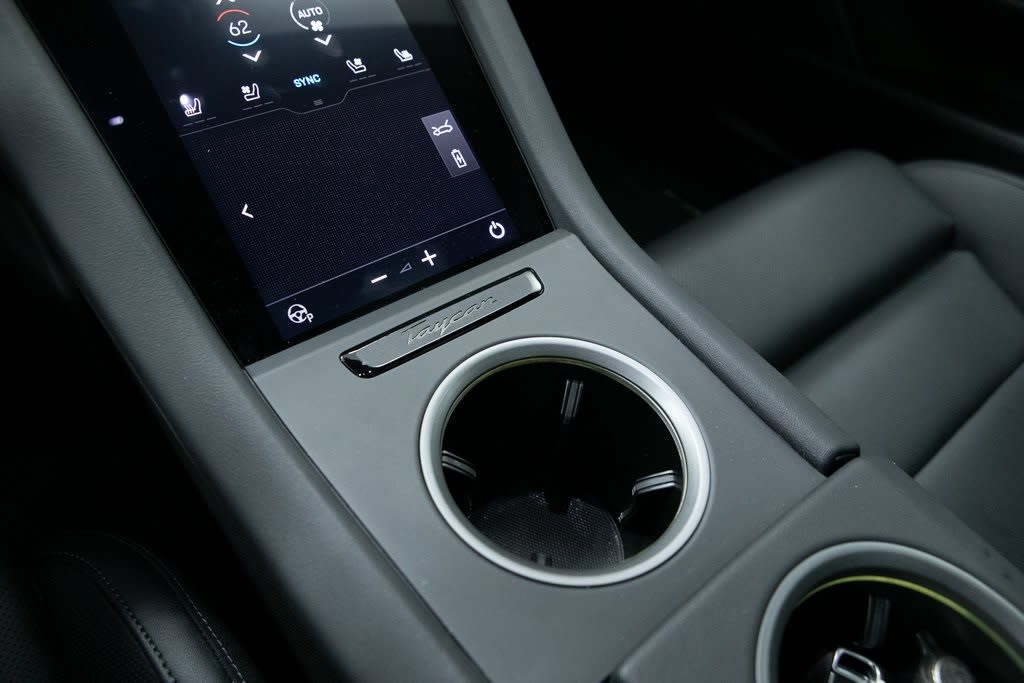 Thumbnail: 2025 Porsche Taycan - 25